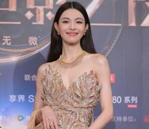 什么明星带露,揭秘明星带露的时尚魅力