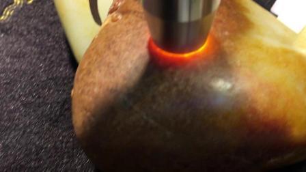 如何打灯看全皮籽料的好坏,揭秘如何通过打灯判断全皮籽料品质