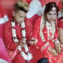 结婚新郎吃自己的瓜,新郎吃瓜自嘲，趣味横生见证爱情